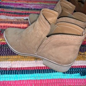 Dolce vita boots brand new